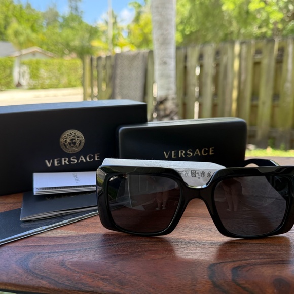 Versace sunglasses - Brand new with packaging main image 6